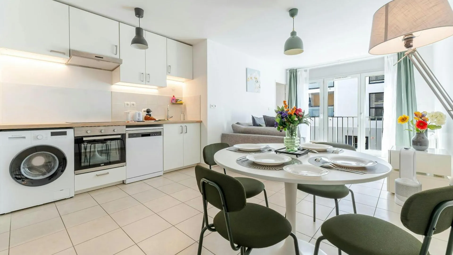 Apartment T2 Confort Lyonnais Metro Republique Garage Ferme Villeurbanne France